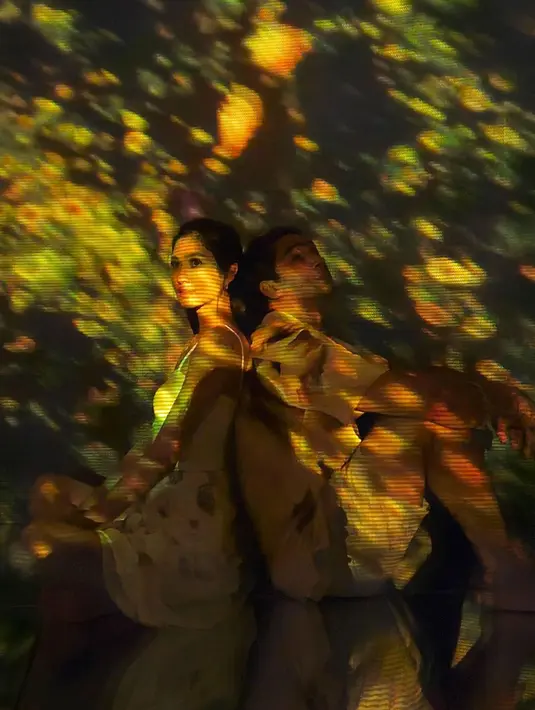 Apakah kamu juga setuju bahwa penampilan Mikha saat liburan ke Jepang ini begitu memesona, Sahabat FIMELA? Foto: Instagram.