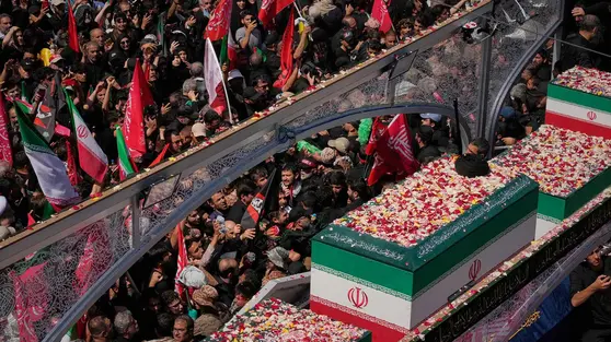 Makna di Balik Simbolisme Pemakaman Ali Khamenei