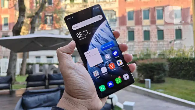 Tampilan depan Infinix Zero 30 5G. Liputan6.com/Agustinus Mario Damar