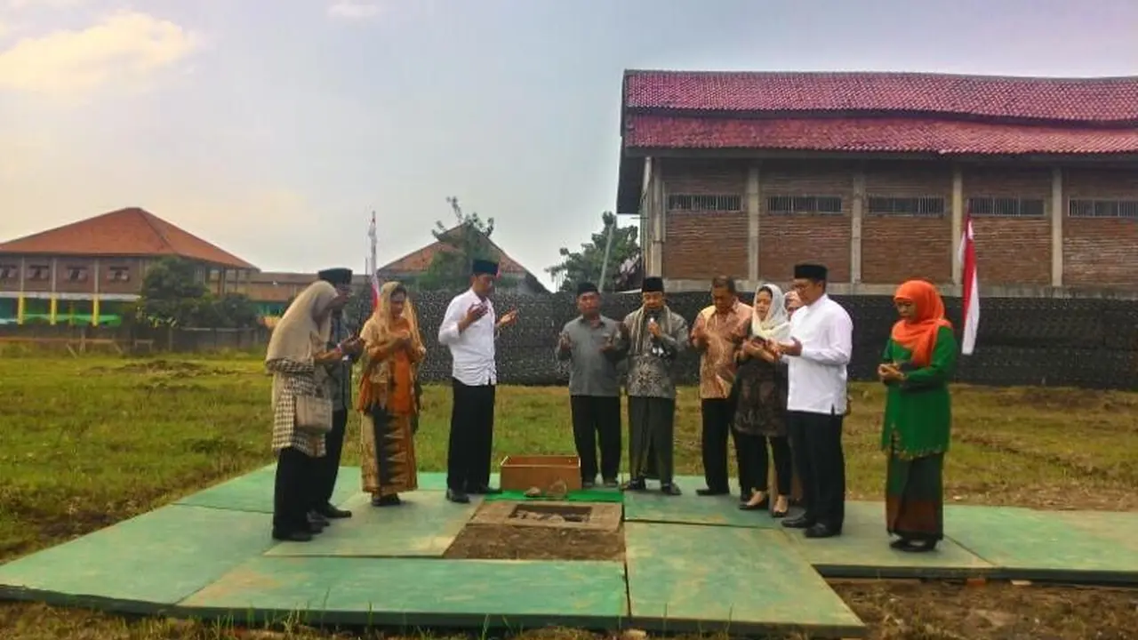 Banjir Kado Istimewa Jokowi dalam Haul Ponpes Buntet Cirebon 