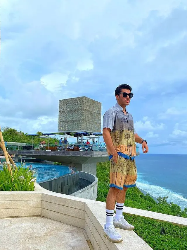 7 Potret Valentino Peter, Pemeran Rama dalam Sinetron Love Story The Series