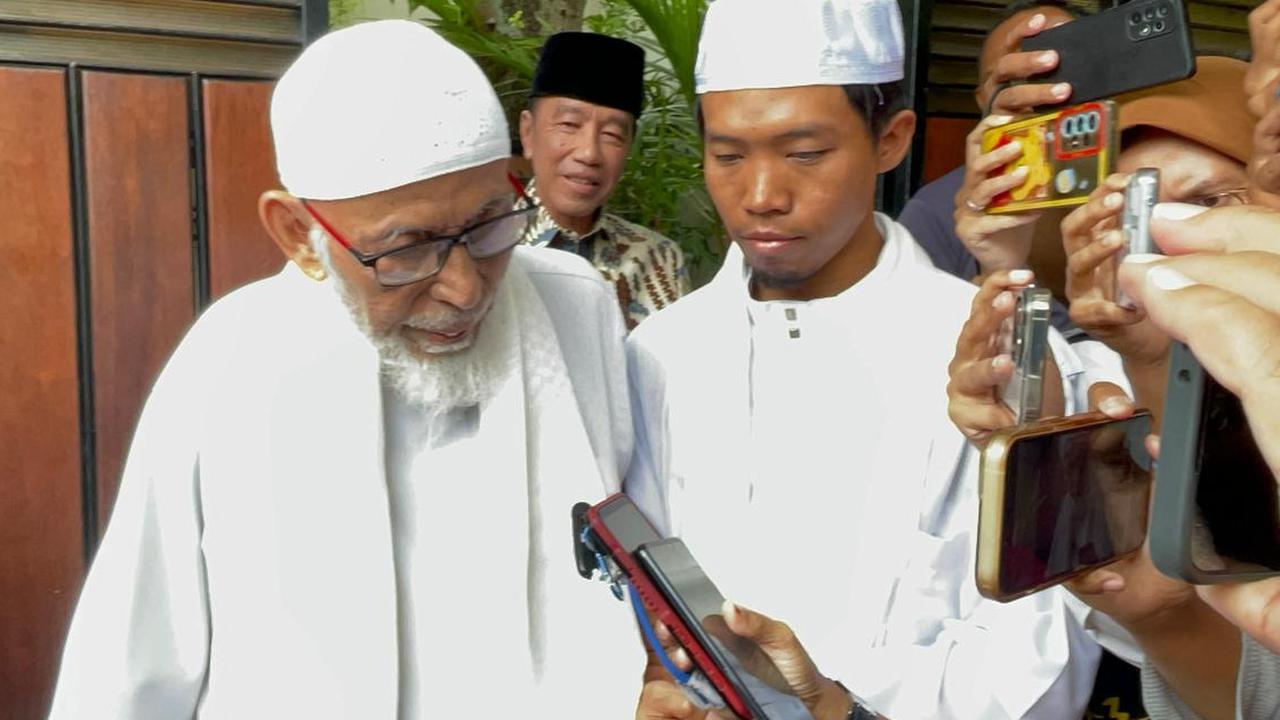 Jokowi Ungkap Isi Obrolan 20 Menit Bareng Abu Bakar Ba'asyir, Dinasehati Mengabdi pada Islam