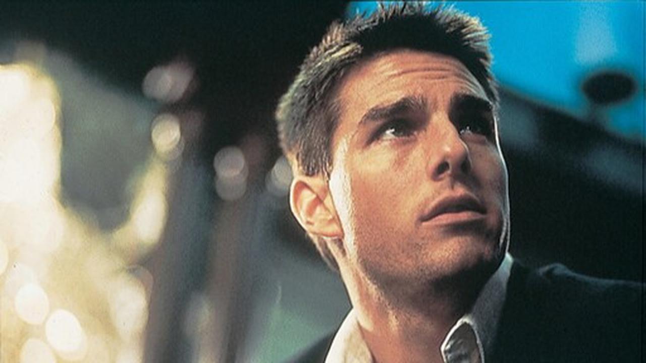 Transformasi Tom Cruise dalam film Mission Impossible.