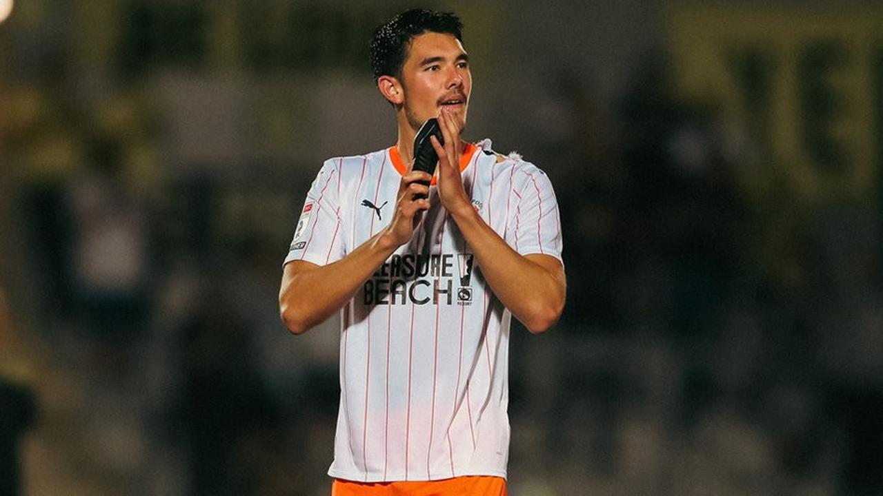 Elkan Baggott bermain untuk Blackpool musim 2024/2025 (c) Blackpool Official