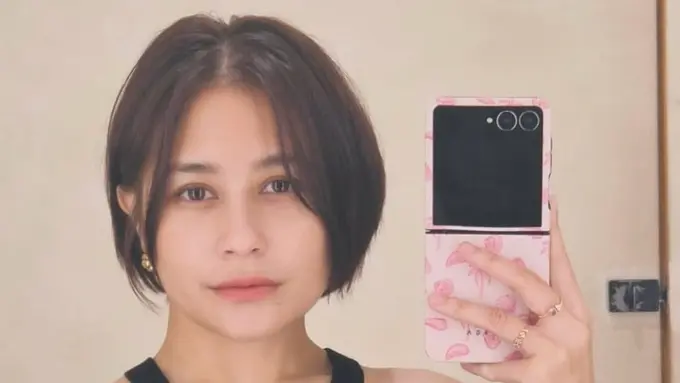 Gaya Fresh Prilly Latuconsina di Bulan Ramadan dengan rambut terbaru. [@prillylatuconsina96]