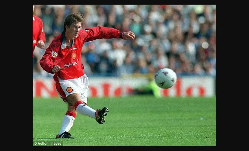 Legenda Manchester United, David Beckham, saat menghadapi Wimbledon, pada 1996. (Dok. Daily Mail).