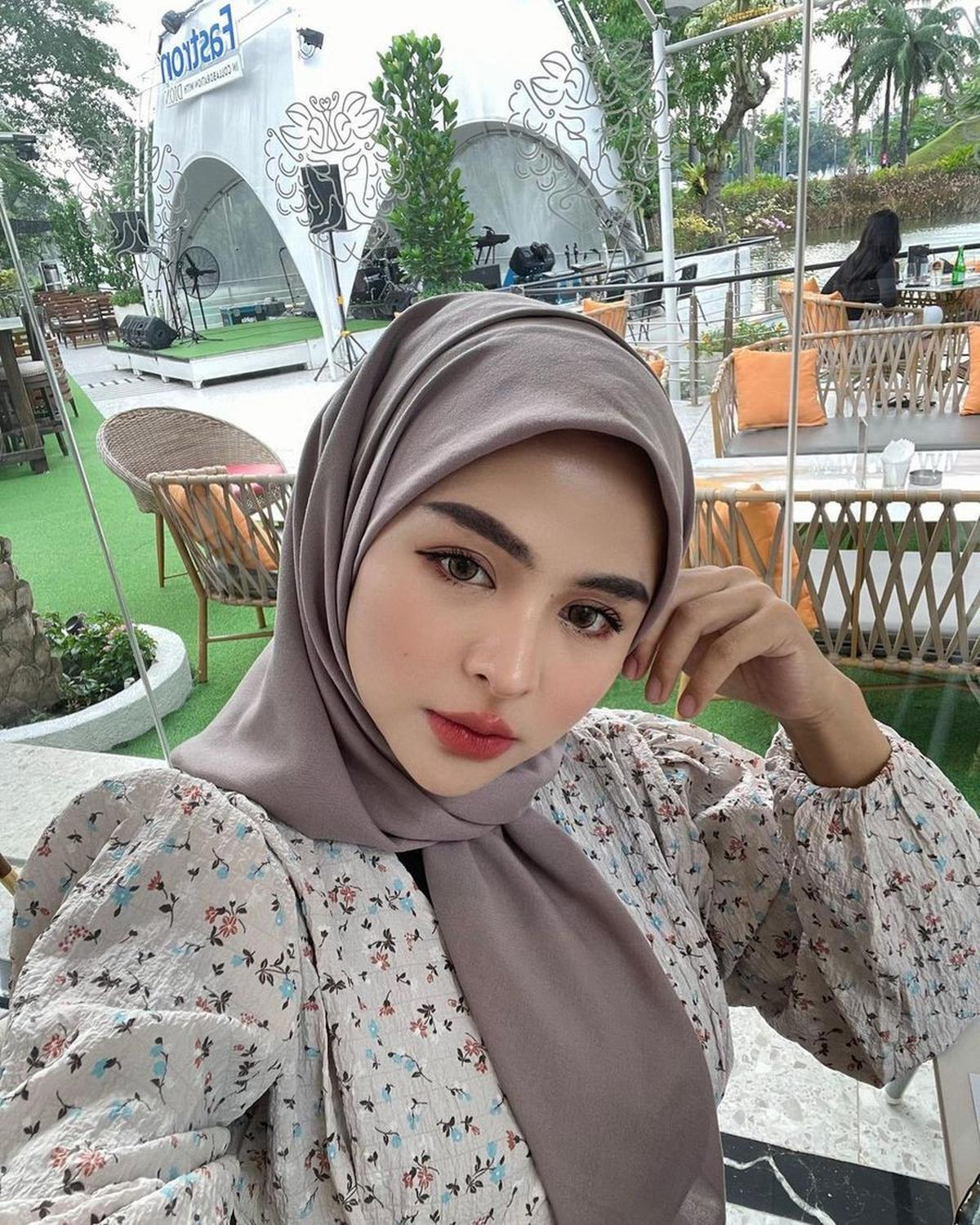 Pesona Pakai Hijab