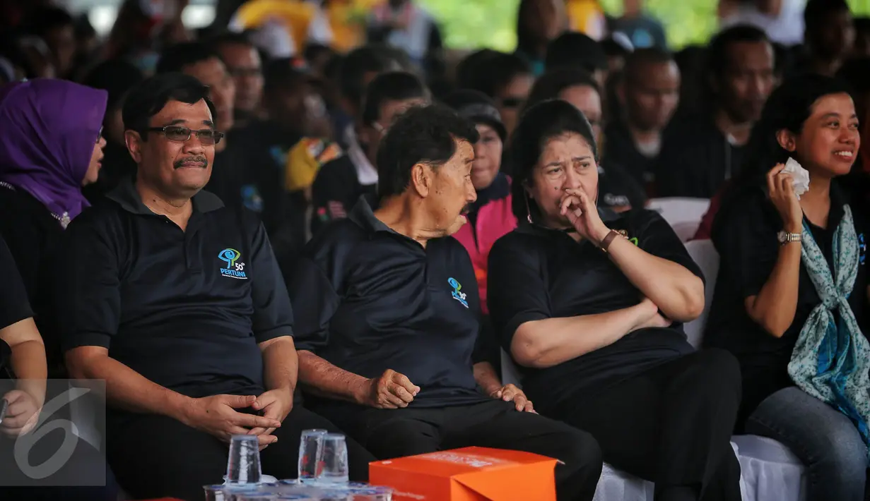 Wagub DKI Jakarta, Djarot Saiful Hidayat (kiri) saat menghadiri Perayaan 50 Tahun Persatuan Tuna Netra Indonesia (Pertuni) 2016', Jakarta, Minggu (31/1/2016). Djarot mendukung para penyandang tunanetra agar dapat bersekolah. (Liputan6.com/Faizal Fanani)