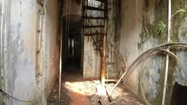 Rumah artis 80-an terbengkalai