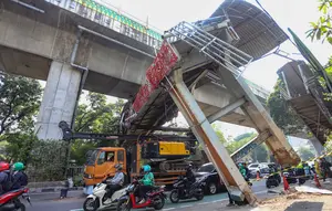 Pramono Pastikan JPO Tendean yang Roboh Dibangun Kembali