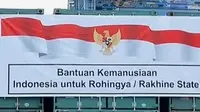 Jokowi melepas keberangkatan 10 kontainer bantuan kemanusiaan bagi etnis Rohingya di Myanmar. 