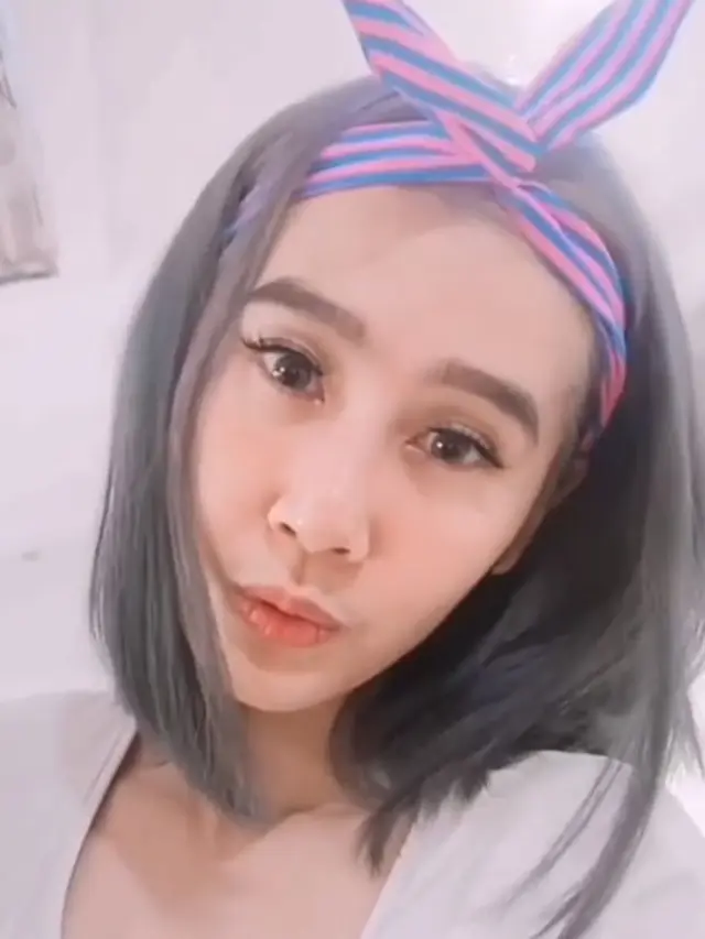 6 Potret Ardina Rasti dengan Warna Rambut Berbeda, Curi Perhatian