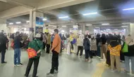 Cerita Petugas Hadapi Penumpukan Penumpang di Stasiun Manggarai
