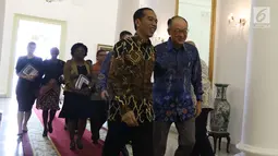Presiden Joko Widodo (Jokowi) menerima kunjungan kehormatan Presiden Bank Dunia, Jim Yong Kim di Istana Kepresidenan Bogor, Jawa Barat, Rabu (4/7). Pertemuan membahas persiapan Annual Meeting IMF-World Bank di Bali (Liputan6.com/Angga Yuniar)