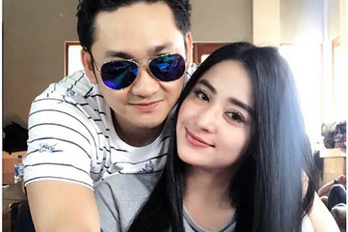 [Bintang] Angga Wijaya dan Dewi Perssik