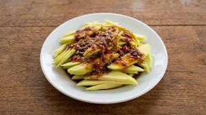 Cara Membuat Rujak Mangga Muda Bumbu Pedas Manis Meresap, Simak Tips Anti Gagalnya