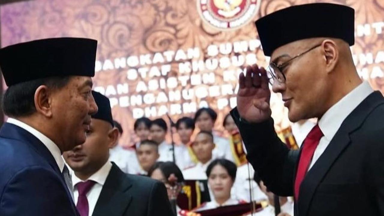 Sama-sama Penerima Pangkat Letkol Tituler, Ini Fakta Antara Deddy Corbuzier dengan Lenis Kogoya