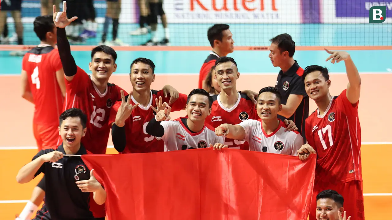 Foto: Kegembiraan Timnas Bola Voli Putra Indonesia saat Catatkan Hattrick Emas SEA Games di Kamboja