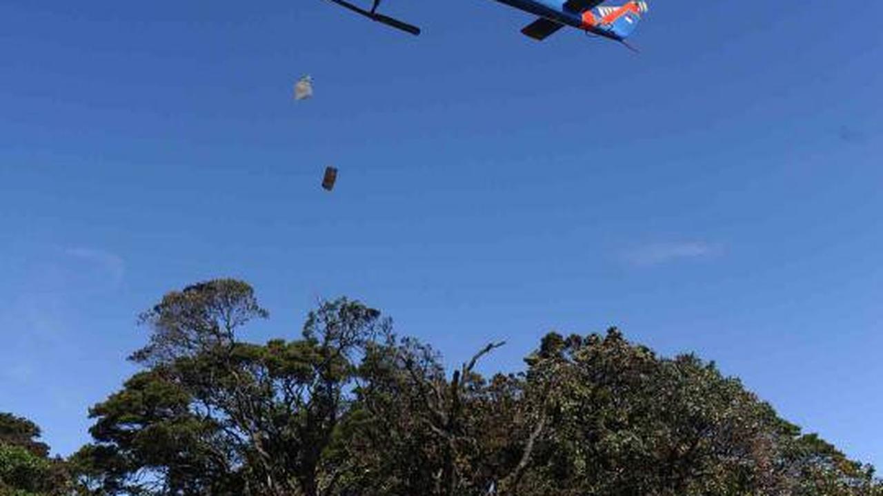 Saat evakuasi jenazah korban pesawat Sukhoi dibawa menggunakan helikop 