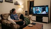 8 Alasan Psikologis Mengapa Seseorang Gemar Menonton Ulang Film yang Sama Berkali-kali