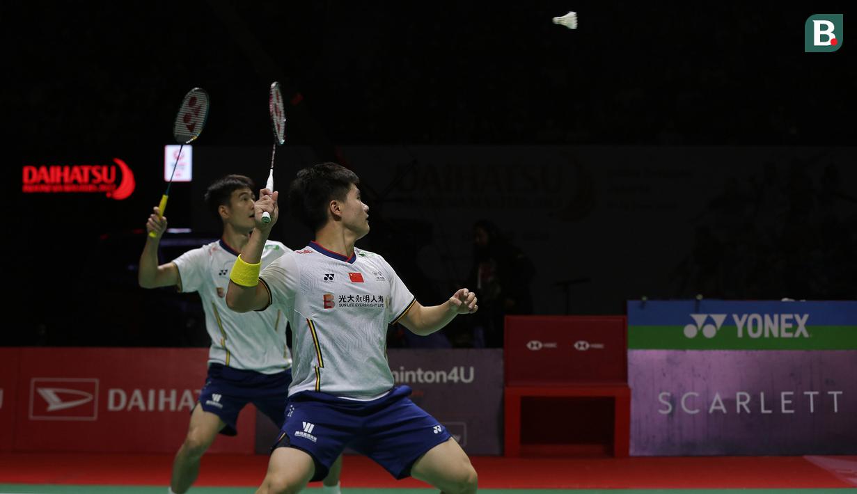 Di game kedua, Liang Wei Keng/Wang Chang mampu memberi perlawanan lebih spartan dibandingkan dengan game pertama. (Bola.com/Ikhwan Yanuar)