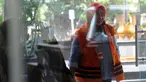 Panitera Pengganti Pengadilan Negeri Tangerang Tuti Atika tiba untuk menandatangani berkas P21 di gedung KPK, Jakarta, Jumat (11/5). Berkas Tuti Atika dinyatakan KPK sudah lengkap secepatnya akan menjalani sidang. (Merdeka.com/Dwi Narwoko)