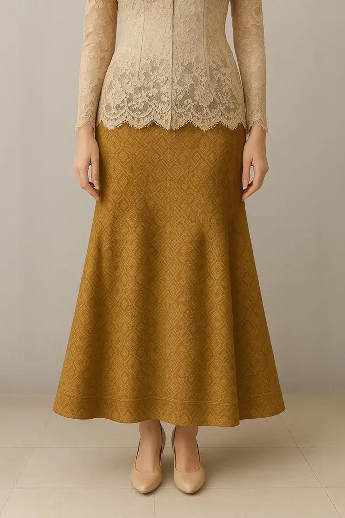 7 Model Bawahan Kebaya Brokat yang Timeless, Cocok Dipakai Seumur Hidup