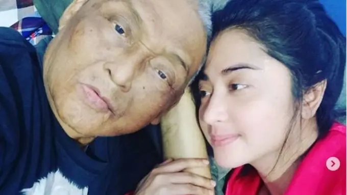 Dewi Perssik (Foto: Instagram/@dewiperssikreal)