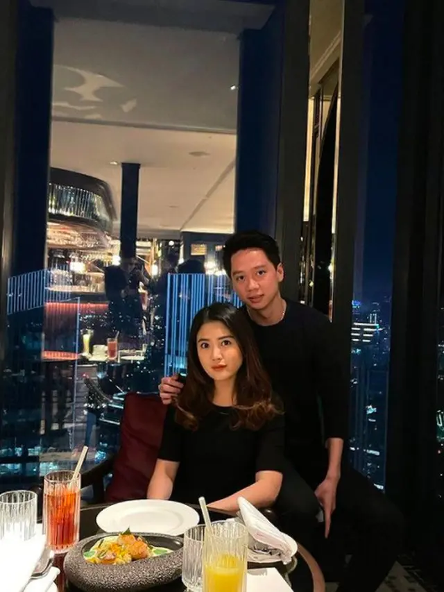 Jarang Terekspos, 9 Potret Kebersamaan Kevin Sanjaya dan Valencia Tanoe