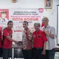 Bakal Calon Wali Kota Bogor Sendi Fardiansyah mengambil formulir pendaftaran sebagai Calon Wali Kota Bogor di DPC PDI Perjuangan dan Partai Kebangkitan Bangsa (PKB) Kota Bogor pada Kamis siang (18/4/2024).  (Istimewa)