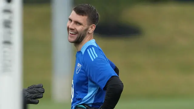 Foto: Mengintip Sesi Latihan Maarten Paes Bersama Skuad MLS All-Stars
