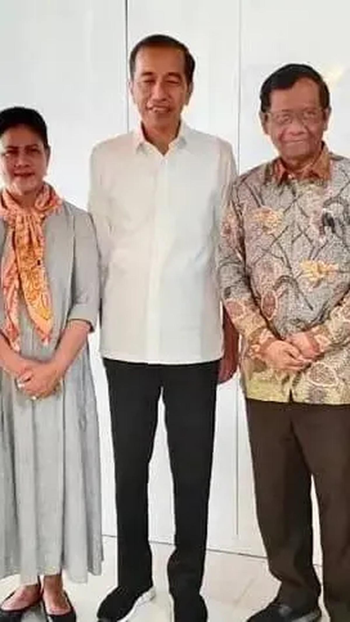 Kiprahnya di dunia hukum, politik dan pemerintahan di Indonesia sudah tidak perlu diragukan lagi.