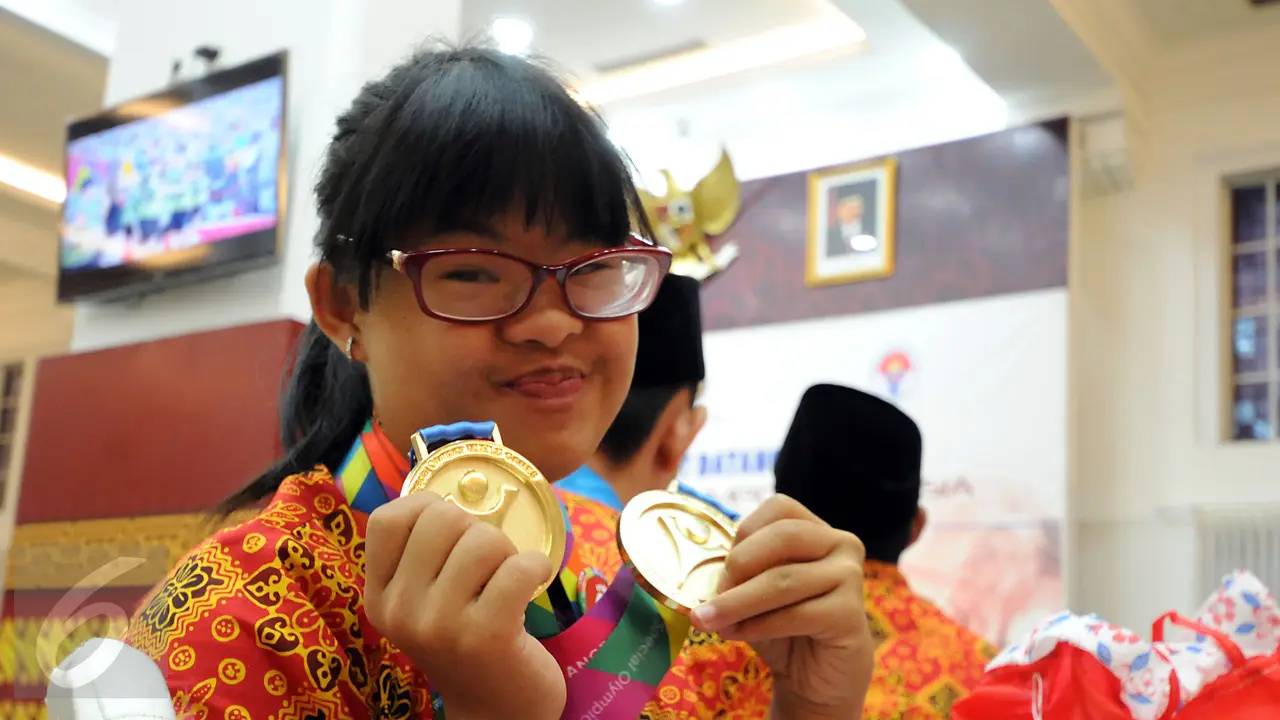 20150805-Raih 19 Emas 14 Perak 5 Perunggu, Atlet SOIna Sambangi Menko PMK-Jakarta