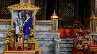 770 Biksu Doakan Raja Thailand Panjang Umur