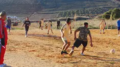 Citizen6, Lebanon Selatan: Pertandingan persahabatan yang berlangsung dalam cuaca yang cukup dingin ini, seakan-akan merupakan pertandingan Sea Games Indonesia dengan Kamboja yang diselenggarakan belum lama ini. (Pengirim: Badarudin Bakri)