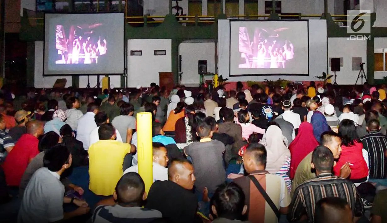 Suasana nonton bareng film 'Pengkhianatan G30S/PKI' yang dihadiri presiden Joko Widodo di Bogor (29/9). (Foto: Laily Rachev - Biro Pers Setpres)