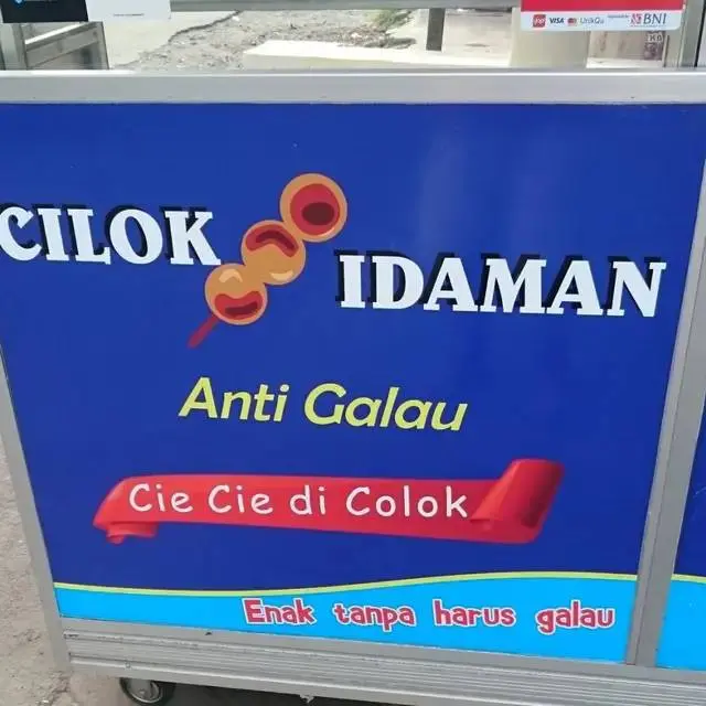 8 Tulisan Lucu di Gerobak Cilok Ini Bikin Geleng Kepala