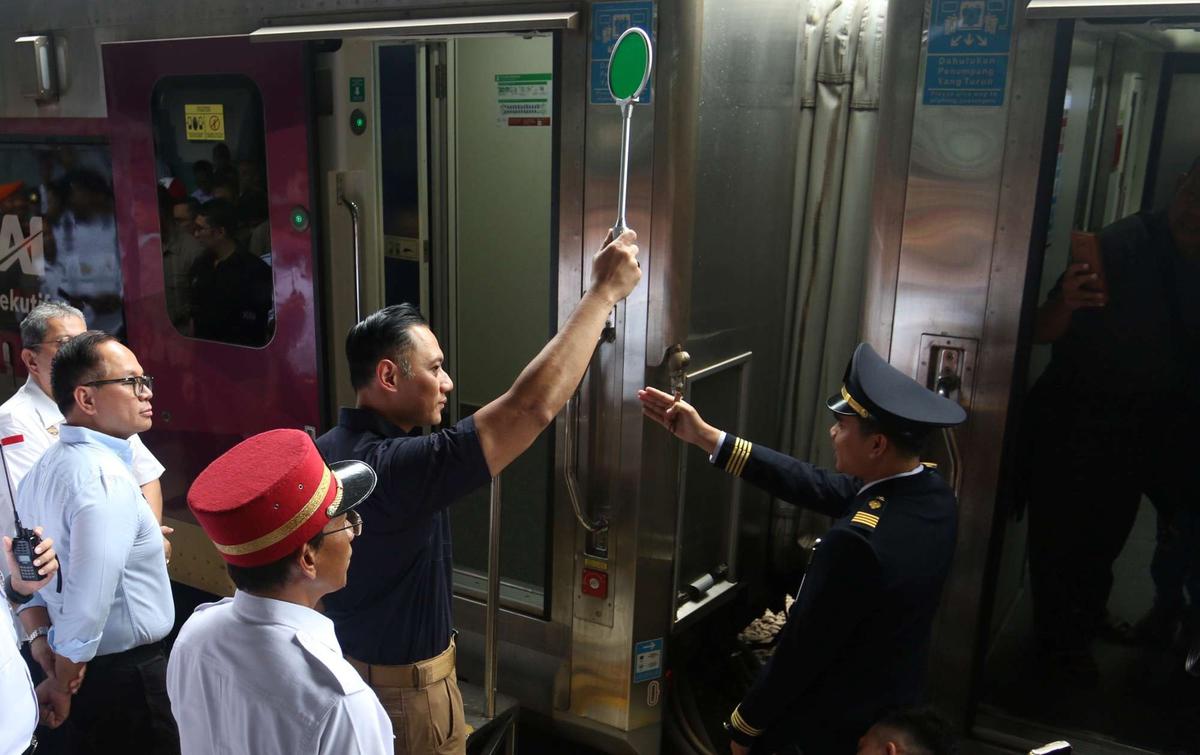 AHY tinjau arus mudik di Stasiun Pasar Senen