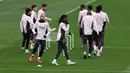 Kekalahan tersebut membuat Real Madrid turun ke peringkat urutan ketiga La Liga, tertinggal tiga poin dari Barcelona yang berada di puncak. (Thomas COEX/AFP)