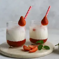 ilustrasi Korean Strawberry Milk/copyright by E Dewi Ambarwati (Shutterstock)