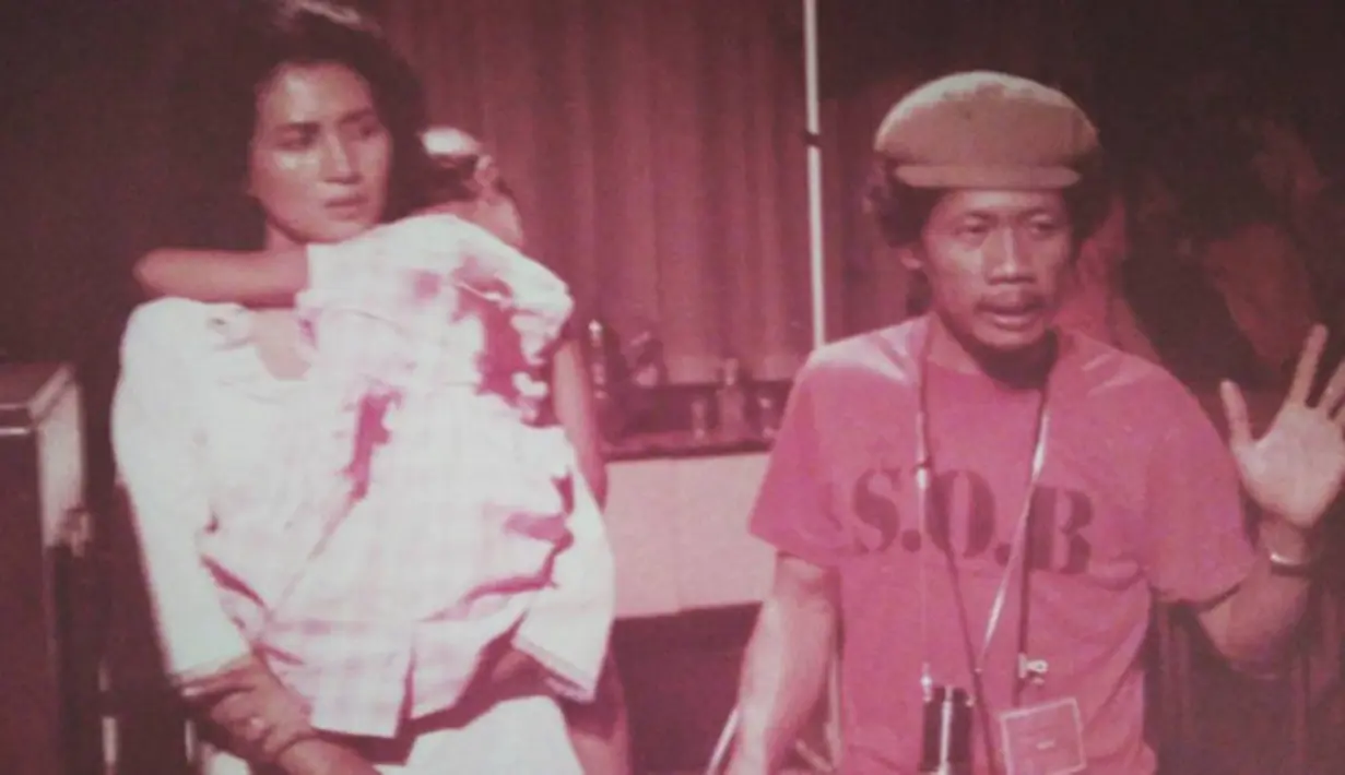 Kembali maraknya film Pengkhianatan Gerakan 30 September itu, membuat Ade Irawan yang pemeran Ibu Nasution (istri Jendral AH Nasution) kebanjiran wawancara. Anak ketiga Ade Irawan dengan almarhum Bambang Irawan, Dewi tidak mengijinkan lantaran suatu hal.