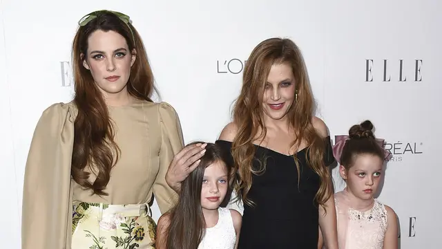 Lisa Marie Presley dan ketiga putrinya. (Jordan Strauss/Invision/AP, File)