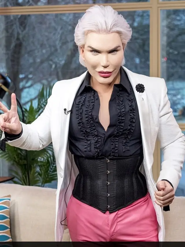 Rodrigo Alves, Manusia Boneka Ken