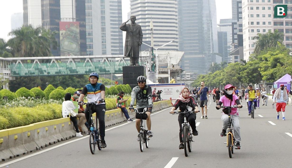 Banyak dari mereka datang untuk berolah raga mulai dari jogging, bersepeda ataupun olahraga lainnya. (Bola.com/M Iqbal Ichsan)
