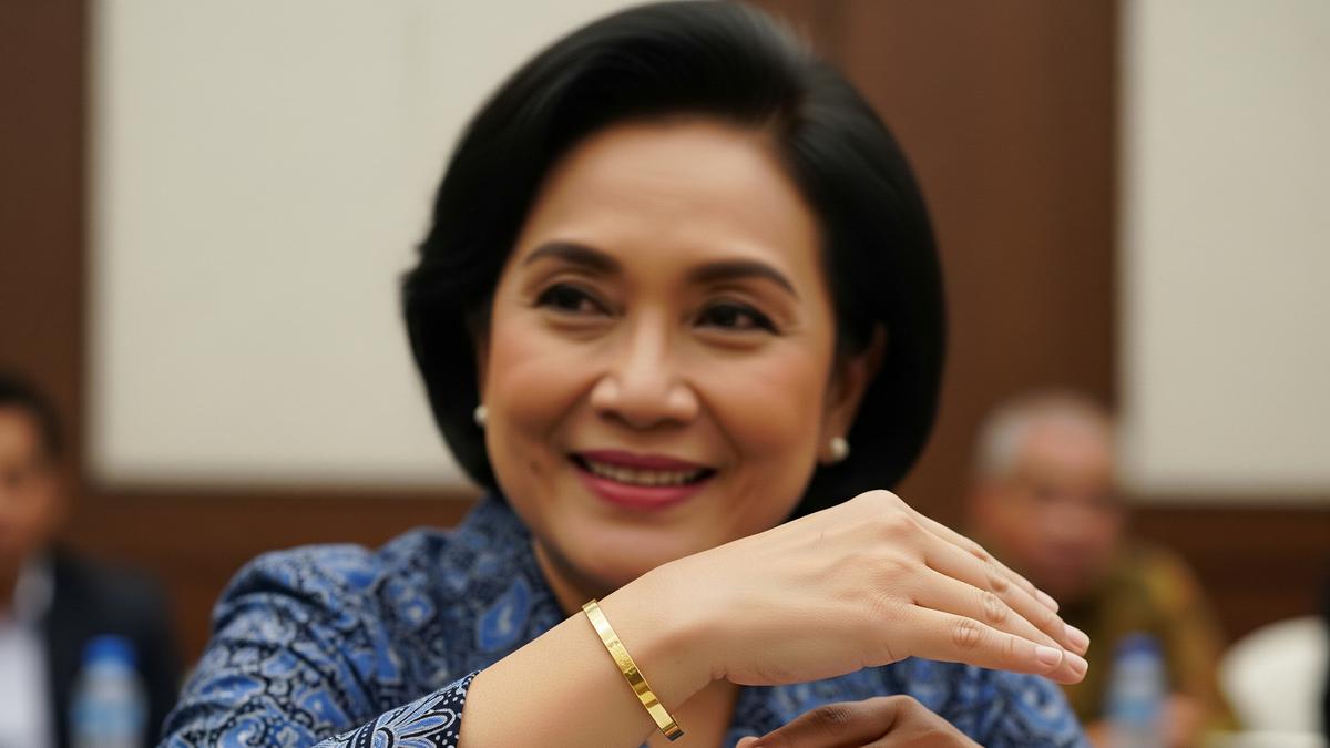 8 Model Gelang Emas Pipih Ringan untuk Kegiatan PKK, Tampil Elegan Tanpa Ribet