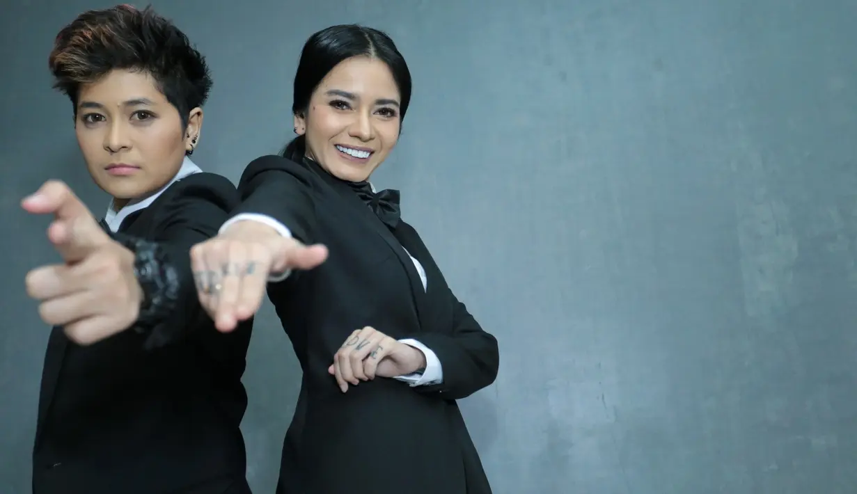 Terkait dengan grup barunya itu, Mitha juga membantah bahwa The Virgin bubar. Mitha menegaskan, bahwa The Virgin sekarang ini hanya vakum sementara untuk berkarya. (Adrian Putra/Bintang.com)