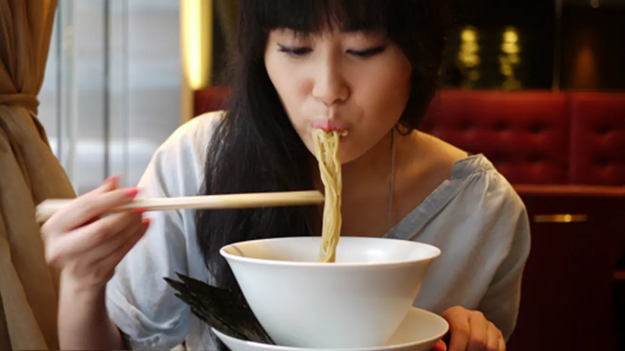 Ternyata Ini Cara Makan Ramen yang Baik dan Enak