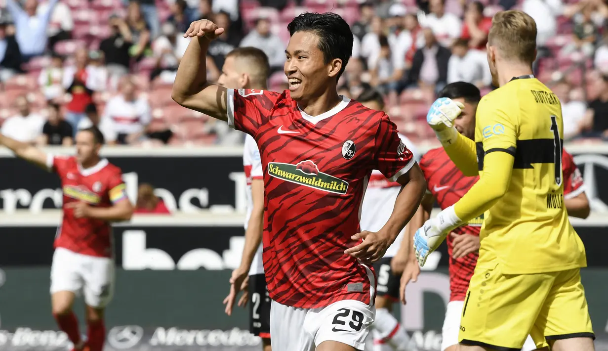 Jeong Woo-yeong. Gelandang berusia 22 tahun ini kini memasuki musim keduanya di SC Freiburg di Liga Jerman sejak dipulangkan dari masa peminjaman di Tim Akademi Bayern Munchen pada awal 2020/2021. Musim ini ia telah tampil dalam 13 laga di semua ajang dengan mencetak 3 gol. (AFP/Thomas Kienzle)