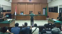 Prada DP menjalani sidang pertama kasus mutilasi kekasihnya FO di Pengadilan Milier I-04, Jakabaring Palembang (Liputan6.com / Nefri Inge)