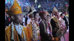 Acara nikah massal tersebut diselenggarakan oleh Keluarga Sejahtera Kerukunan Bangsa di Istora Senayan, Jakarta, Rabu (28/1/2015). (Liputan6.com/Herman Zakharia)